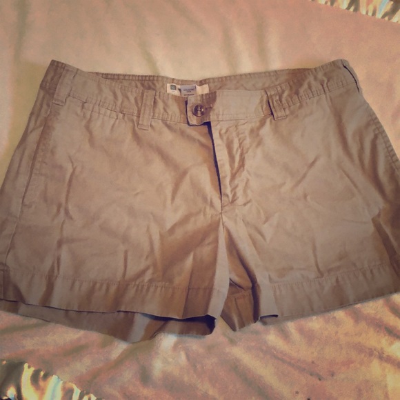 Khaki gap shorts - Picture 1 of 3